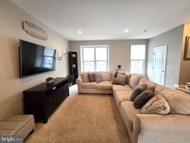 1004 PRIME PL, Sewell, NJ 08080