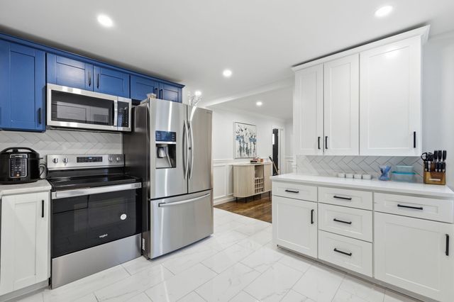 100 Farm St, Bellingham, MA 02019