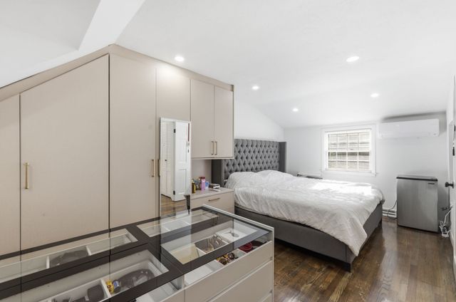 100 Farm St, Bellingham, MA 02019