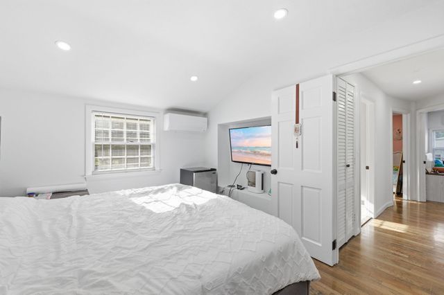 100 Farm St, Bellingham, MA 02019