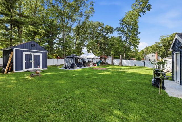 100 Farm St, Bellingham, MA 02019