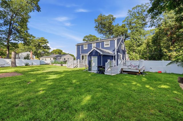 100 Farm St, Bellingham, MA 02019
