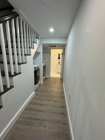 100 Farm St, Bellingham, MA 02019