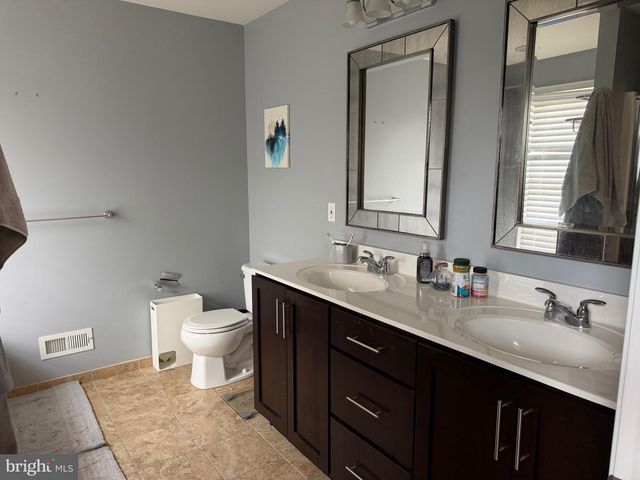 2735 KEEBLER CT, Willow Grove, PA 19090