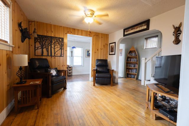 1422 2nd Avenue N, Moorhead, MN 56560