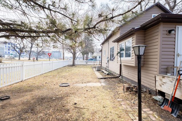 1422 2nd Avenue N, Moorhead, MN 56560