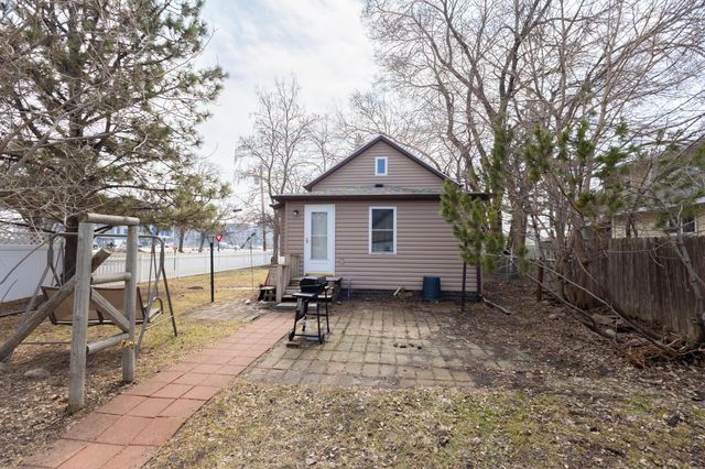 1422 2nd Avenue N, Moorhead, MN 56560