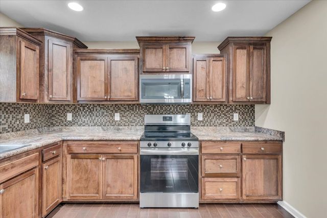 727 Marbury Rd, Tullahoma, TN 37388