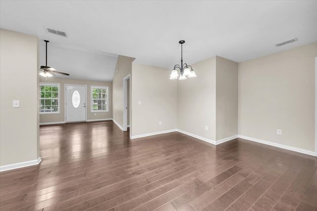 727 Marbury Rd, Tullahoma, TN 37388