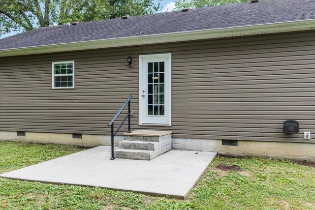 727 Marbury Rd, Tullahoma, TN 37388