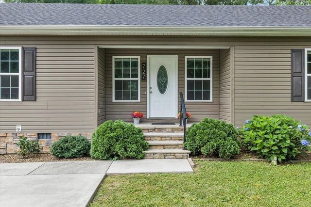727 Marbury Rd, Tullahoma, TN 37388