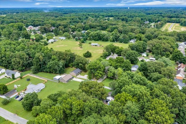 727 Marbury Rd, Tullahoma, TN 37388