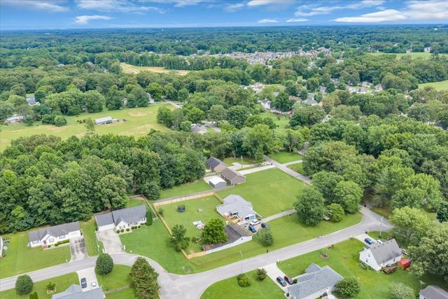 727 Marbury Rd, Tullahoma, TN 37388