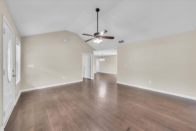 727 Marbury Rd, Tullahoma, TN 37388