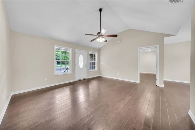 727 Marbury Rd, Tullahoma, TN 37388