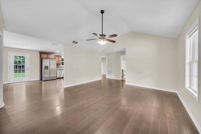 727 Marbury Rd, Tullahoma, TN 37388