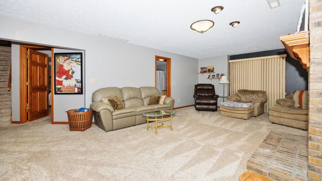 2838 Saint Andrews Court, El Paso, IL 61738