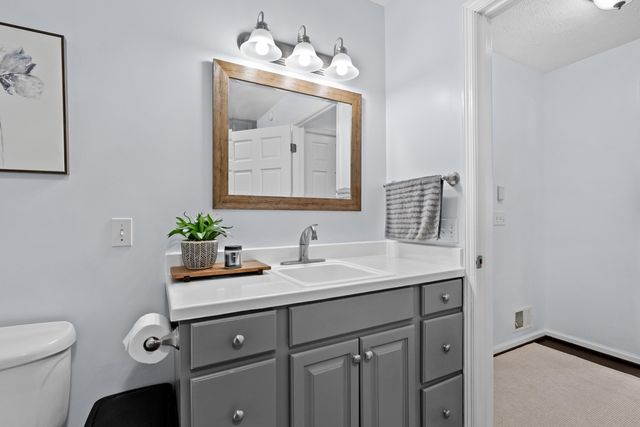 2513 Willow Ridge Drive, Jenison, MI 49428