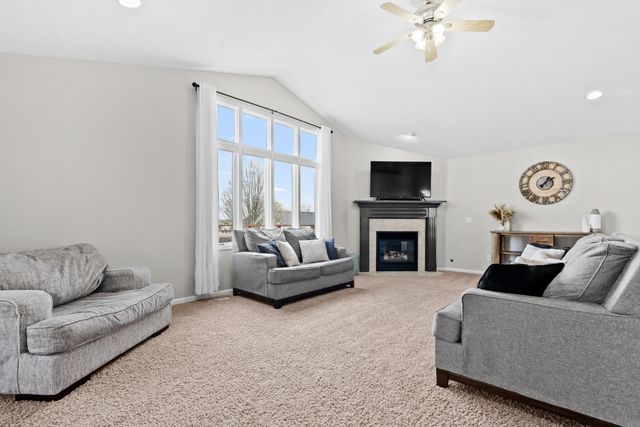 2513 Willow Ridge Drive, Jenison, MI 49428