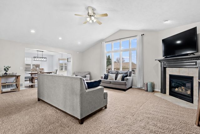 2513 Willow Ridge Drive, Jenison, MI 49428