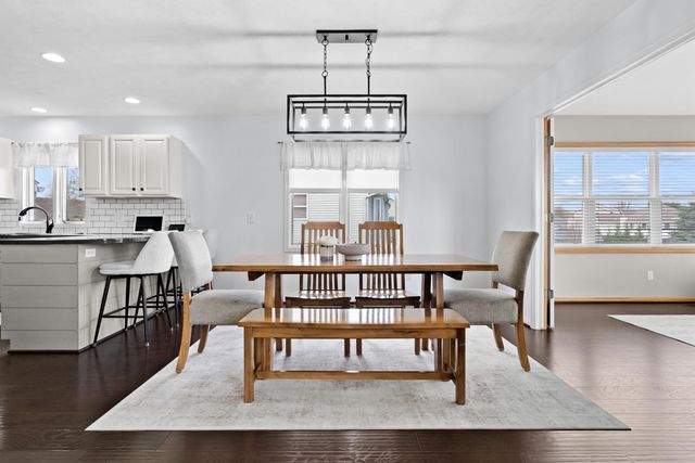2513 Willow Ridge Drive, Jenison, MI 49428