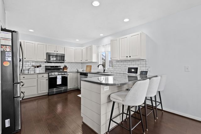 2513 Willow Ridge Drive, Jenison, MI 49428