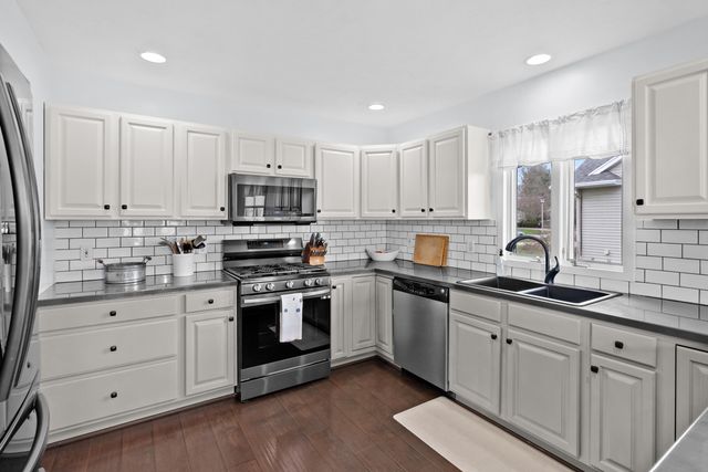 2513 Willow Ridge Drive, Jenison, MI 49428