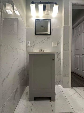 322 N WEKIWA SPRINGS ROAD B, Apopka, FL 32703