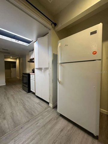 322 N WEKIWA SPRINGS ROAD B, Apopka, FL 32703