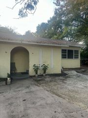 322 N WEKIWA SPRINGS ROAD B, Apopka, FL 32703