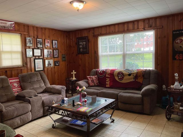 605 W Smith Street, Gaffney, SC 29341