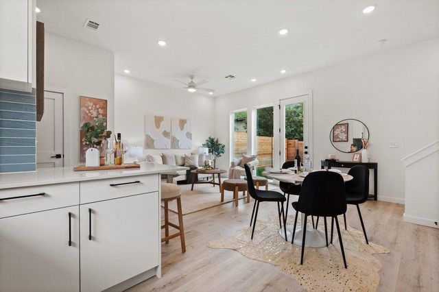 401 N Bluff DR 16101, Austin, TX 78745