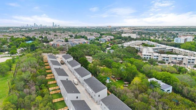 401 N Bluff DR 16101, Austin, TX 78745