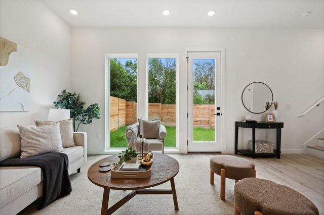 401 N Bluff DR 16101, Austin, TX 78745