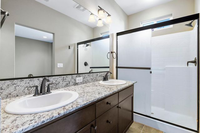 3250 Alps Lane, Clovis, CA 93619