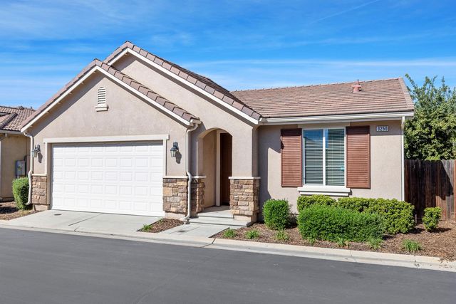 3250 Alps Lane, Clovis, CA 93619