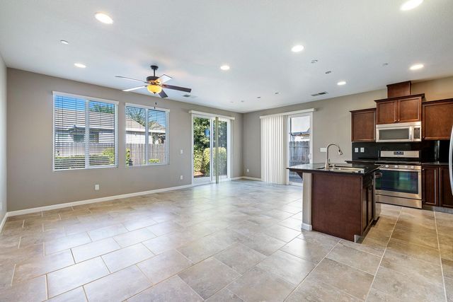 3250 Alps Lane, Clovis, CA 93619