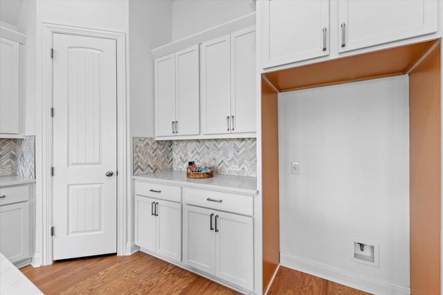 121 Shagbark TRL, Bastrop, TX 78602