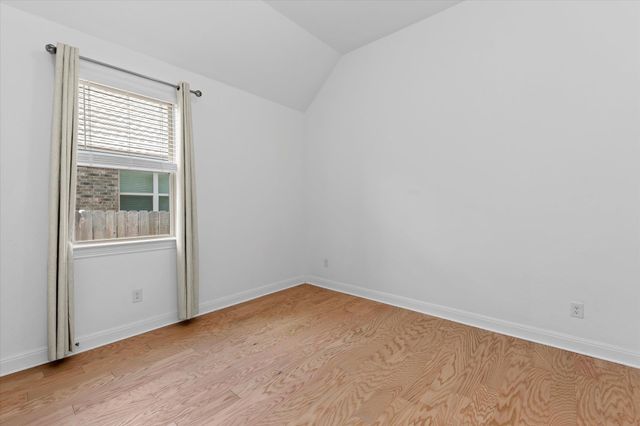 121 Shagbark TRL, Bastrop, TX 78602