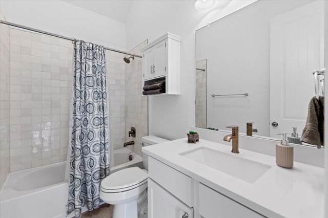 121 Shagbark TRL, Bastrop, TX 78602