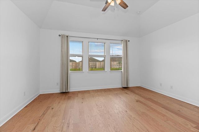 121 Shagbark TRL, Bastrop, TX 78602