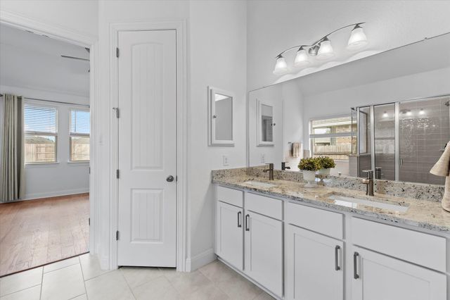 121 Shagbark TRL, Bastrop, TX 78602