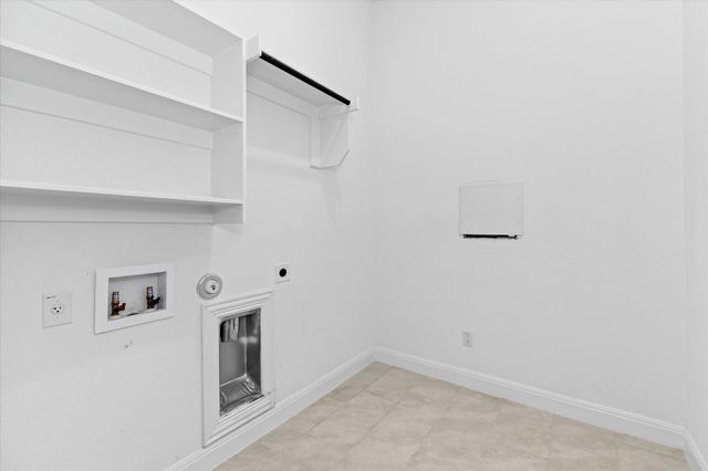 121 Shagbark TRL, Bastrop, TX 78602