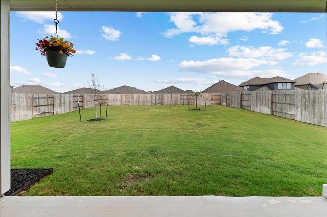 121 Shagbark TRL, Bastrop, TX 78602