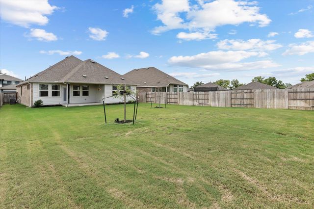 121 Shagbark TRL, Bastrop, TX 78602