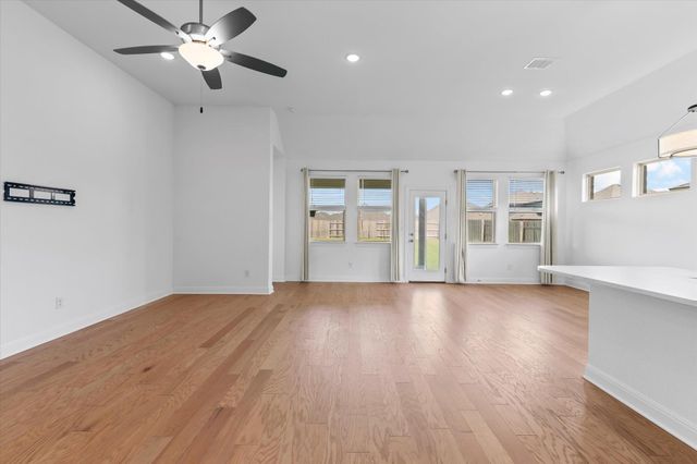 121 Shagbark TRL, Bastrop, TX 78602
