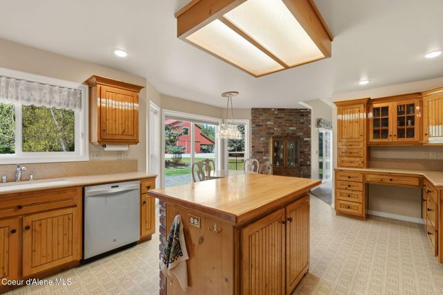 2730 Wrenco Loop, Sandpoint, ID 83864