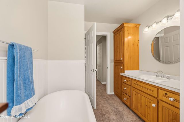 2730 Wrenco Loop, Sandpoint, ID 83864