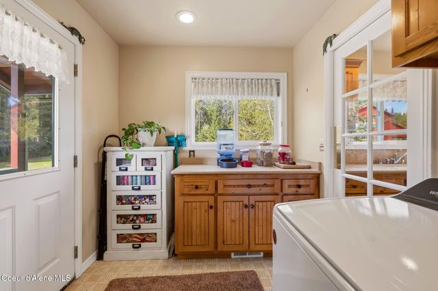 2730 Wrenco Loop, Sandpoint, ID 83864