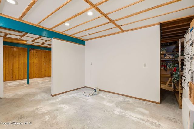 2730 Wrenco Loop, Sandpoint, ID 83864